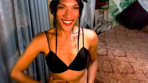 Snapshot of angeldark_satisfactionxxx chatting on 11-24-25, 01:49 ANGELDARK online show from 11-24-25, 01:49