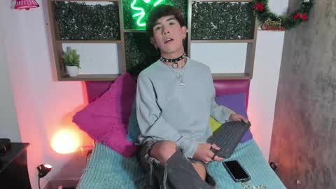 Snapshot of angeldust_19 chatting on 11-21-25, 04:00 Angel dust online show from 11-21-25, 04:00