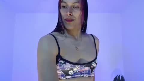 Snapshot of angele_johnson chatting on 10-08-25, 09:23 angele online show from 10-08-25, 09:23