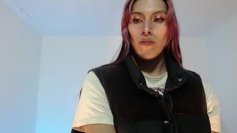 Snapshot of angele_johnson chatting on 10-19-25, 08:20 angele online show from 10-19-25, 08:20