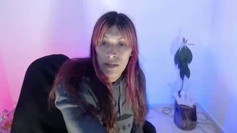 Snapshot of angele_johnson chatting on 11-28-25, 04:09 angele online show from 11-28-25, 04:09