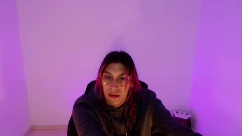 Snapshot of angele_johnson chatting on 02-05-26, 08:35 angele online show from 02-05-26, 08:35