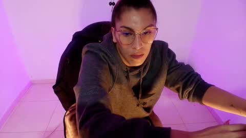 Snapshot of angele_johnson chatting on 03-01-26, 08:22 angele online show from 03-01-26, 08:22