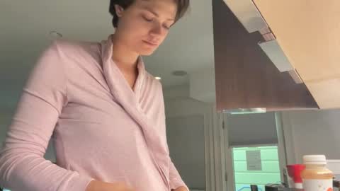 Snapshot of angeleleven11 chatting on 09-15-25, 04:29 angeleleven11 online show from 09-15-25, 04:29