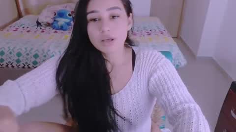 Snapshot of angeleslinda chatting on 12-16-24, 06:27 anastasia online show from 12-16-24, 06:27