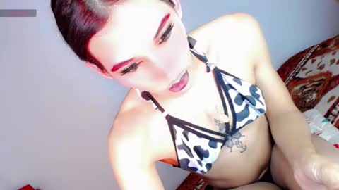 Snapshot of angelhotty_ chatting on 02-15-26, 07:10 Angel fox online show from 02-15-26, 07:10