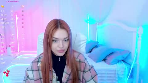 Snapshot of angeli_eyes chatting on 09-18-25, 08:38 Ksenia online show from 09-18-25, 08:38