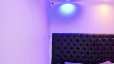 Angeli online show from 11-17-25, 10:54