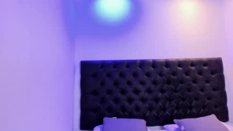 Angeli online show from 11-26-25, 11:00