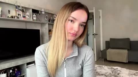 Snapshot of angeliatelep chatting on 03-11-26, 10:10 Angelia online show from 03-11-26, 10:10