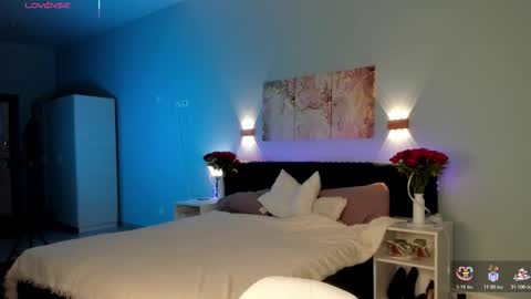 Snapshot of angelic_pricess chatting on 12-17-25, 01:11 Emma online show from 12-17-25, 01:11