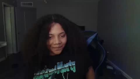 Snapshot of angelicaliusdomme chatting on 10-11-25, 03:21 Alius Angelic online show from 10-11-25, 03:21