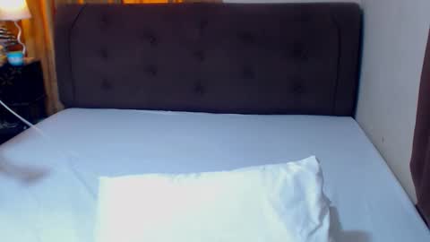 MS. AMALIA online show from 11-12-25, 06:14