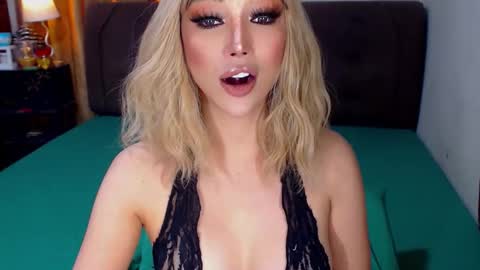 MS. AMALIA online show from 11-17-25, 03:56