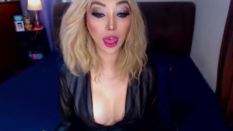 Snapshot of angelicqueents chatting on 01-09-26, 05:32 MS. AMALIA online show from 01-09-26, 05:32