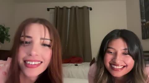 Snapshot of angelina_hall chatting on 10-14-25, 04:35 angelina_hall online show from 10-14-25, 04:35