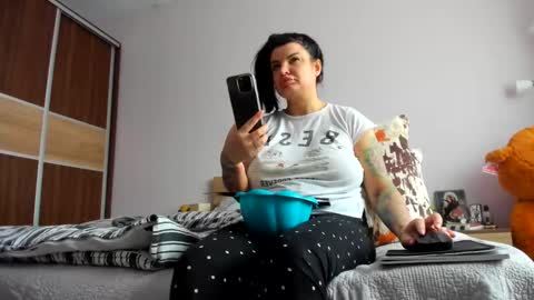 Snapshot of angelinacht chatting on 02-14-25, 07:07 Angelina online show from 02-14-25, 07:07