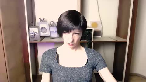 Angelina online show from 11-14-25, 08:13