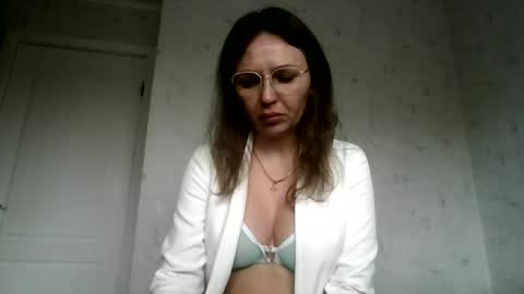 angelinalove28 online show from 04-04-26, 07:50