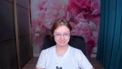 AngelinaLow online show from 11-09-25, 06:33