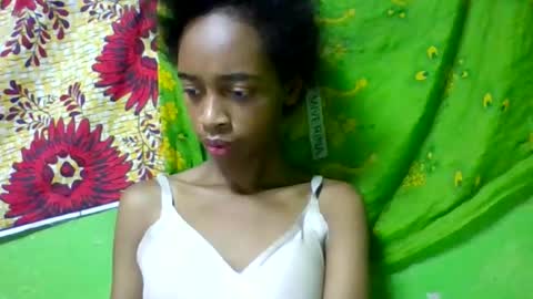 Snapshot of angeline221173 chatting on 05-08-26, 09:03 angeline221173 online show from 05-08-26, 09:03