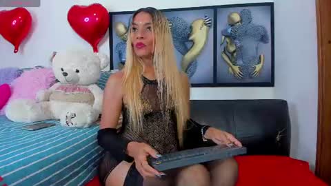 Snapshot of angeline_focus chatting on 06-13-26, 07:06 ANGELINE YAMPOLL online show from 06-13-26, 07:06