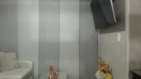 angelinna_12 online show from 09-23-25, 04:04