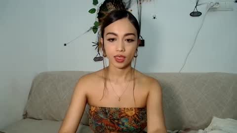 Snapshot of angelkath chatting on 10-19-25, 04:51 angelkath online show from 10-19-25, 04:51