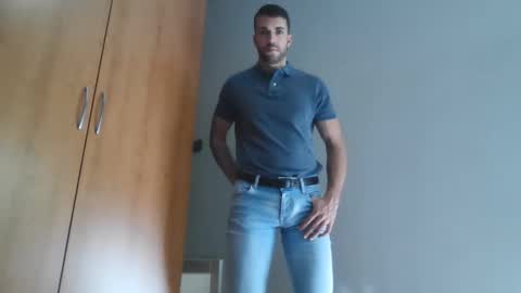 Snapshot of angell102890 chatting on 10-11-25, 01:31 angell102890 online show from 10-11-25, 01:31