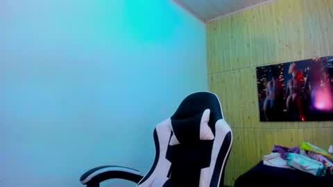 Snapshot of angell_cooper8 chatting on 07-10-26, 12:19 Angell cooper8 online show from 07-10-26, 12:19