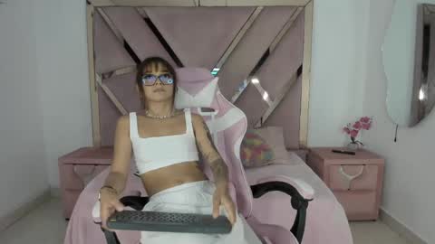 angell_petite01 online show from 05-14-26, 08:37