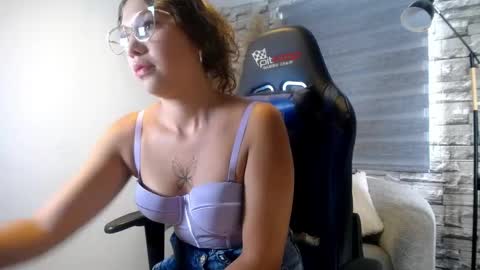 Snapshot of angell_vg chatting on 05-23-26, 06:56 Angell online show from 05-23-26, 06:56