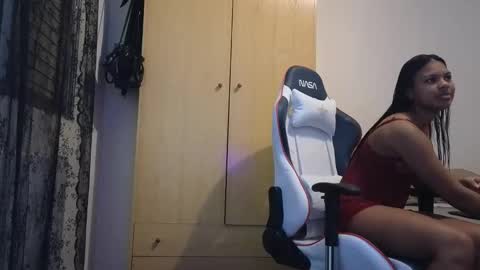 Snapshot of angellyrodriguez1234 chatting on 10-25-25, 06:35 Angelly online show from 10-25-25, 06:35