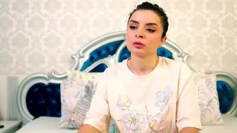 Snapshot of angelmarryy chatting on 06-22-26, 05:04 Natalia online show from 06-22-26, 05:04