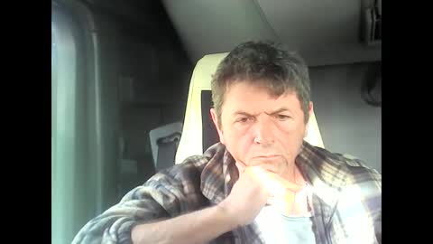 Snapshot of angelo888888 chatting on 10-24-25, 02:35 angelo888888 online show from 10-24-25, 02:35