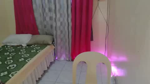 Snapshot of angelofcumx chatting on 06-11-26, 02:33 sabina online show from 06-11-26, 02:33