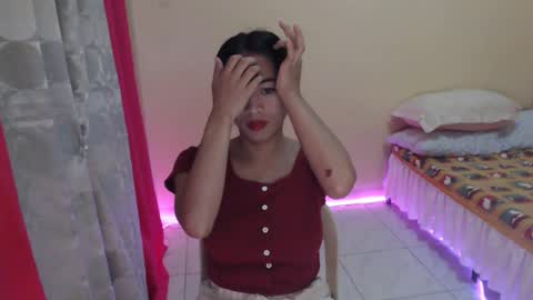 Snapshot of angelofcumx chatting on 07-11-26, 10:44 sabina online show from 07-11-26, 10:44