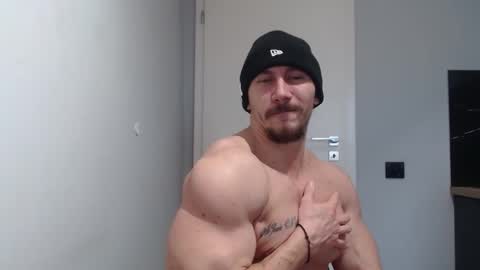 ------- SEX SHOW WITH GUYS AND GIRLS  MUSCLE SHOW online show from 01-21-25, 09:35