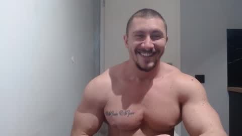  ------- SEX SHOW WITH GUYS AND GIRLS  MUSCLE SHOW online show from 03-10-25, 05:50