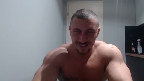  ------- SEX SHOW WITH GUYS AND GIRLS  MUSCLE SHOW online show from 12-15-25, 02:43