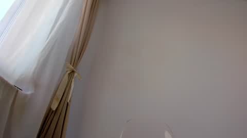 Snapshot of angeloflove_ chatting on 06-11-26, 04:43 Raiss online show from 06-11-26, 04:43