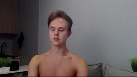 Angel online show from 09-28-25, 07:03