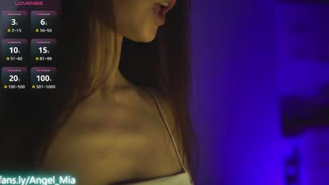 Nikki online show from 04-21-26, 03:46