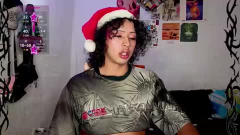 Snapshot of angelsdustxxx chatting on 12-23-24, 05:00 online show from 12-23-24, 05:00