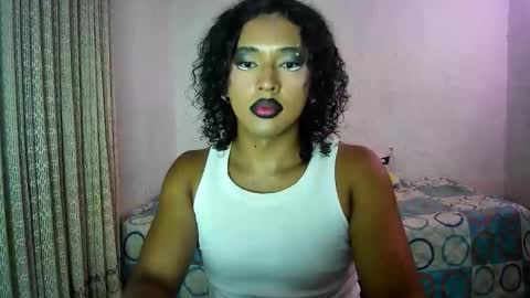 Snapshot of angelsdustxxx chatting on 03-25-26, 04:07 online show from 03-25-26, 04:07