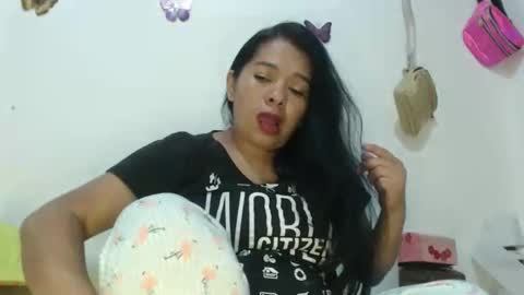 Snapshot of angelsexylatina chatting on 04-28-26, 12:20 rebeca online show from 04-28-26, 12:20