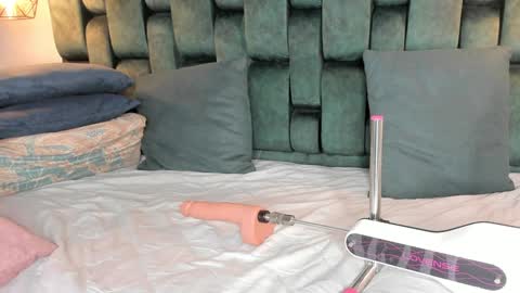 ANGIE online show from 01-22-25, 05:28