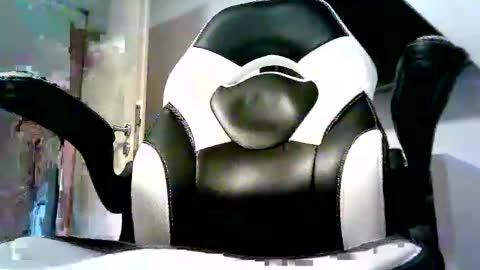 Snapshot of angeluscam chatting on 11-18-25, 08:30 angeluscam online show from 11-18-25, 08:30