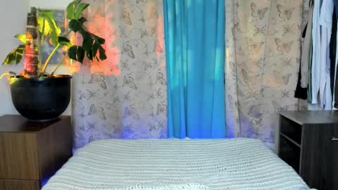 angelwhitte online show from 02-12-26, 08:26