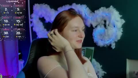 Snapshot of angelwise chatting on 12-18-25, 03:01 angelwise online show from 12-18-25, 03:01